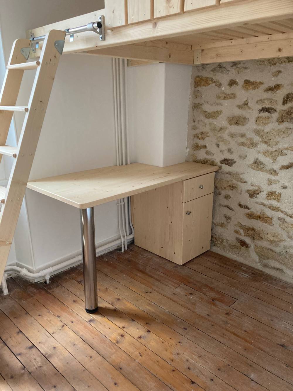 bureau sous lit cabane.