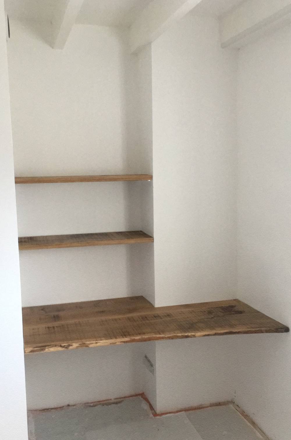 petit bureau, planche chêne massive.
