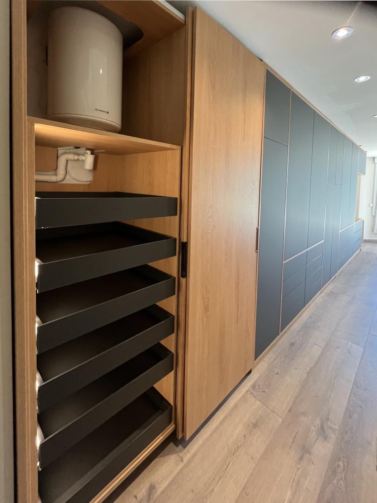 Portes coulissantes, tiroirs à chaussures