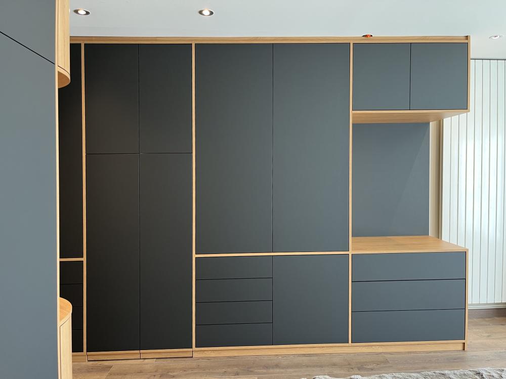 Ensemble portes et tiroirs